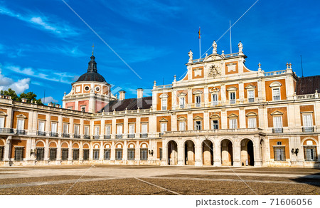 Royal Palace of Aranjuez in Spain 71606056