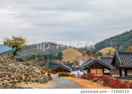 Seoak-dong old village and ancient royal tombs in Gyeongju, Korea 71606519