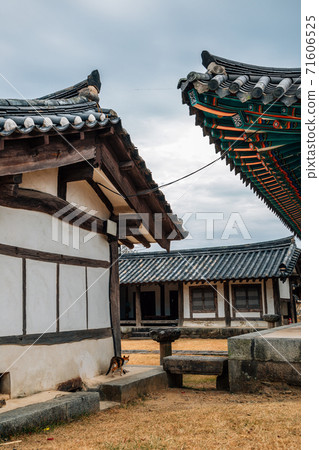 Seoak Seowon, local academy during the Joseon Dynasty in Gyeongju, Korea 71606525