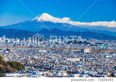 (Shizuoka) Shizuoka cityscape and Mt. Fuji (Shizuoka) Shizuoka cityscape and Mt. Fuji 71609393