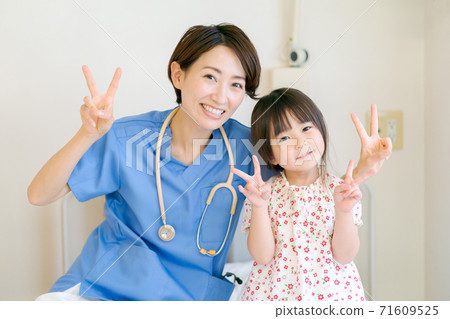 be hospitalized, child department, pediatric 71609525