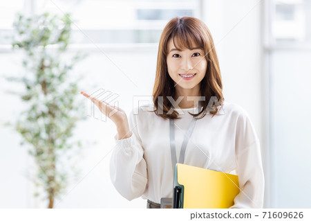 Office business woman (pose here) Office business woman (pose here) 71609626