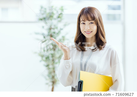 Office business woman (pose here) Office business woman (pose here) 71609627
