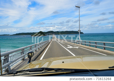 越過角島橋 71613268