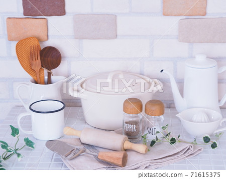 Natural Interior Kitchen Goods 71615375