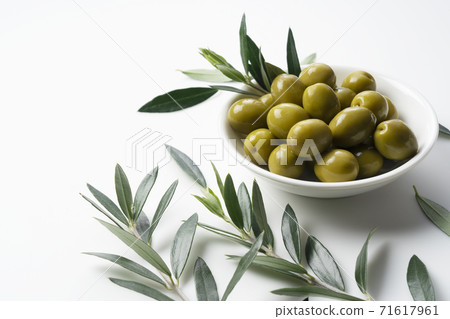 Salted olives 71617961
