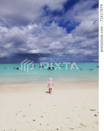 Children experiencing sea bathing in Guam for the first time Children experiencing sea bathing in Guam for the first time 71617974
