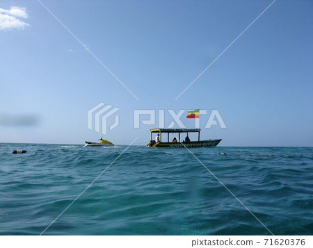 蒙蒂哥灣雷鬼船 71620376