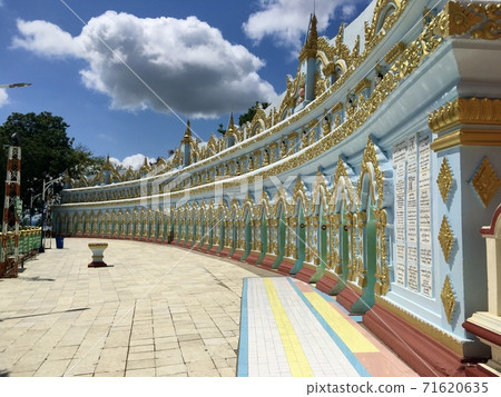 Beautiful architecture buddhist hall at U Min Thonze temple in Sagaing near Mingun and Mandalay city, Myanmar 71620635