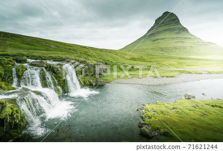 Kirkjufellsfoss Waterfall and Kirkjufell mountain Kirkjufellsfoss Waterfall and Kirkjufell mountain 71621244