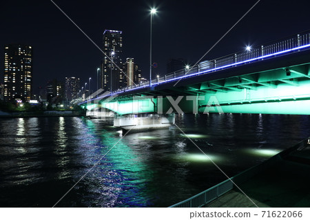 Illumination of the Sumida River Bridge that creates a lively waterside "Tsukuda Bridge" Illumination of the Sumida River Bridge that creates a lively waterside "Tsukuda Bridge" 71622066