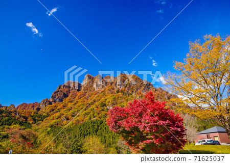 [群馬縣]取材於妙木山/妙木山全景公園，有秋葉<卡米格山山> 71625037