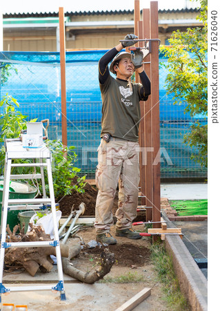 木匠做籬笆 71626040