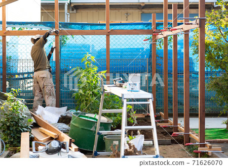 木匠做籬笆 71626070