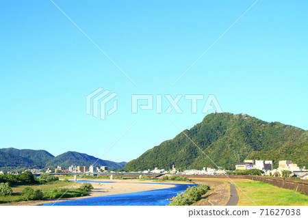 Scenery of Gifu City, Mt. Kinka and Nagara River Scenery of Gifu City, Mt. Kinka and Nagara River 71627038