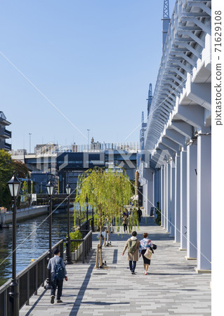 [東京]都市風景東京水町S田川步行 71629108