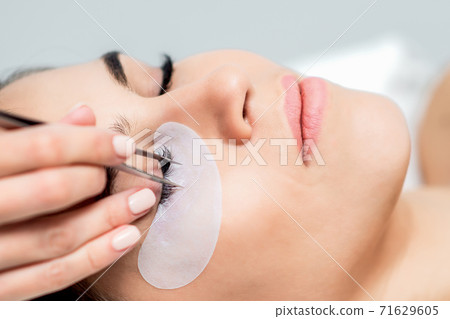 Eyelash extension procedure. 71629605