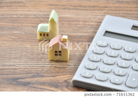 Money for the house 71631362