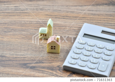 Money for the house 71631363