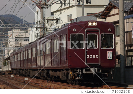 仍保留原貌的阪急3000系列車(板車)_攝於2012年2月21日 仍保留原貌的阪急3000系列車(板車)_攝於2012年2月21日 71632168