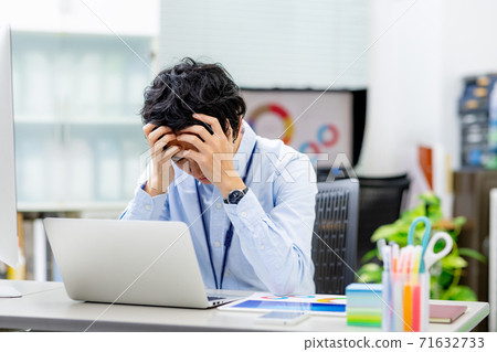 男性商務負面 71632733