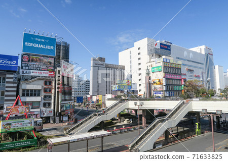 scape木縣宇都宮市宇都宮站西口前的景觀和都市景觀 scape木縣宇都宮市宇都宮站西口前的景觀和都市景觀 71633825