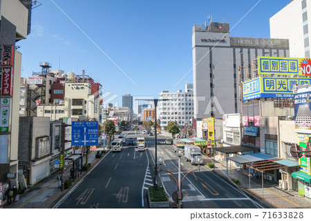 scenery木縣宇都宮市，宇都宮站西口前的主要街道 71633828