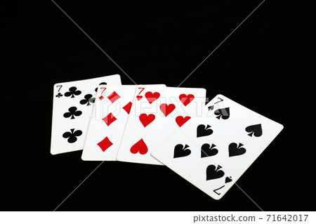 七撲克帶來好運 七撲克帶來好運 71642017