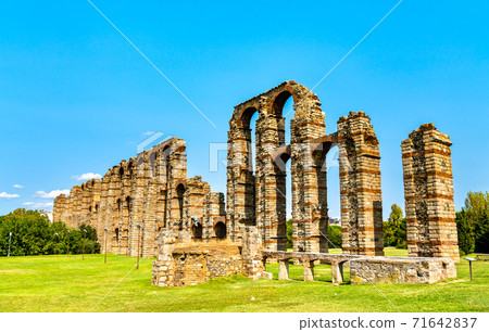 Aqueduct of the Miracles in Merida, Spain Aqueduct of the Miracles in Merida, Spain 71642837