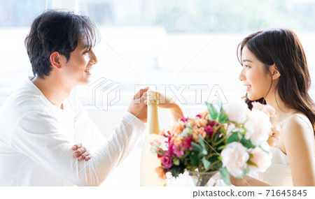 Couple marry Couple marry 71645845