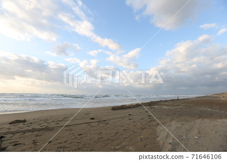 Chirihama coast without a car Chirihama coast without a car 71646106