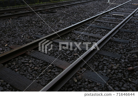 Railroad tracks 71646644