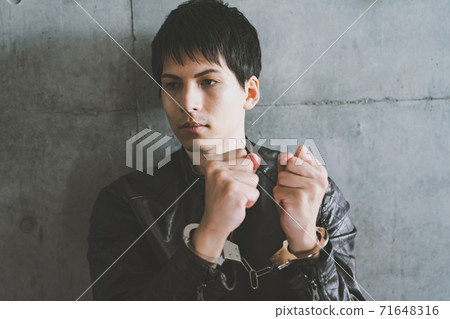 arrest, handcuff, male 71648316