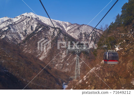Looking toward Shiragemon from the Tanigawadake Ropeway in Minakami Town, Gunma Prefecture in winter Looking toward Shiragemon from the Tanigawadake Ropeway in Minakami Town, Gunma Prefecture in winter 71649212