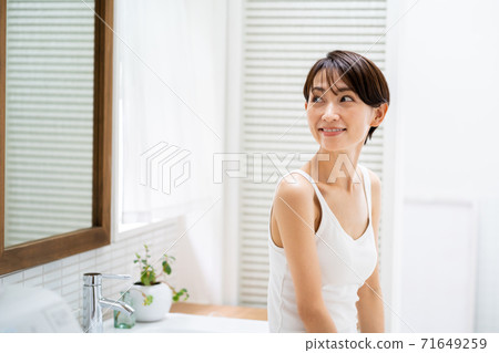 Beauty image 71649259