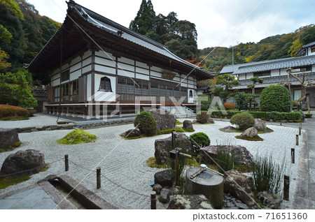 （兵庫縣）城崎風景：極樂寺的石頭花園 71651360