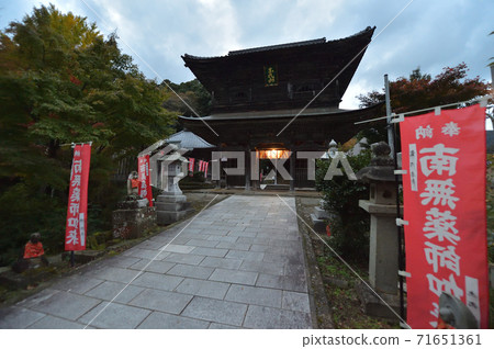 （兵庫縣）鬼崎的風景，溫泉寺的鳥門，夜景 71651361