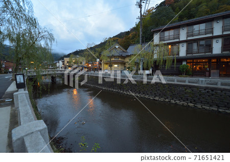 (Hyogo Prefecture) Scenery of Kinosaki Night view near Ichinoyu (Hyogo Prefecture) Scenery of Kinosaki Night view near Ichinoyu 71651421