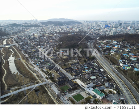 韓屋村和石橋 韓屋村和石橋 71652111
