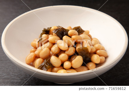 Kelp beans 71659812