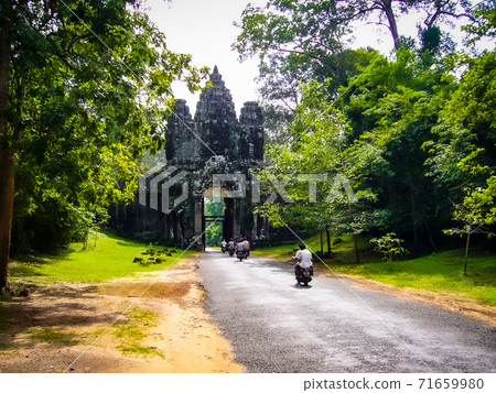 Angkor Wat remains Angkor Wat remains 71659980