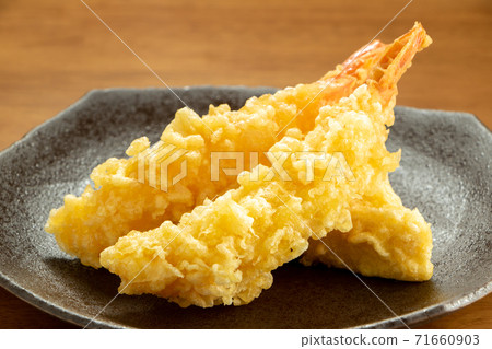 天婦羅。蝦天婦羅（2個）和高野豆腐天婦羅。 71660903