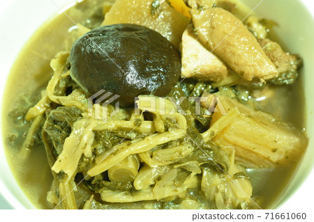 Chinese mixed vegetable stew with chicken meat on bowl 71661060