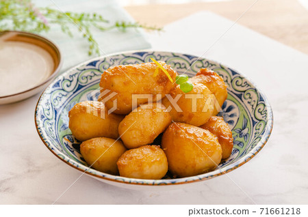 Boiled taro Boiled taro 71661218