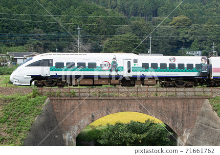JR九州885系列特快列車Kimetsu no Yaiba Wrapping Train(Tanjiro Kamado) JR九州885系列特快列車Kimetsu no Yaiba Wrapping Train(Tanjiro Kamado) 71661762