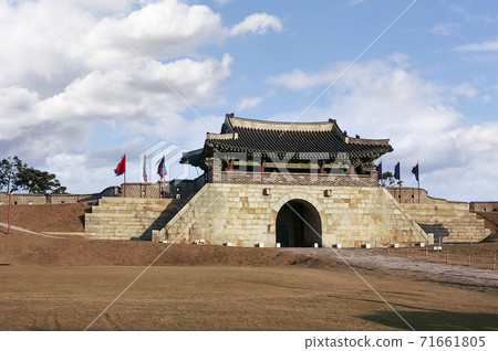 水原華城要塞郊遊 水原華城要塞郊遊 71661805