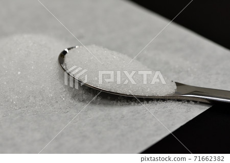 Medicine spoon and research reagent (sodium chloride) Medicine spoon and research reagent (sodium chloride) 71662382