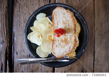 egg and cheese toast, egg and cheese toast sandwich 71666841