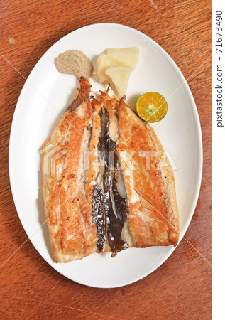 Fried milkfish belly 71673490
