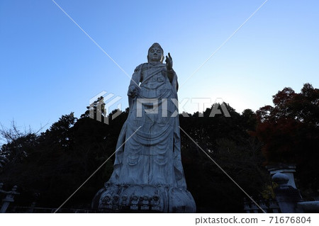 奈良縣Tsubosakaji寺的秋葉 奈良縣Tsubosakaji寺的秋葉 71676804